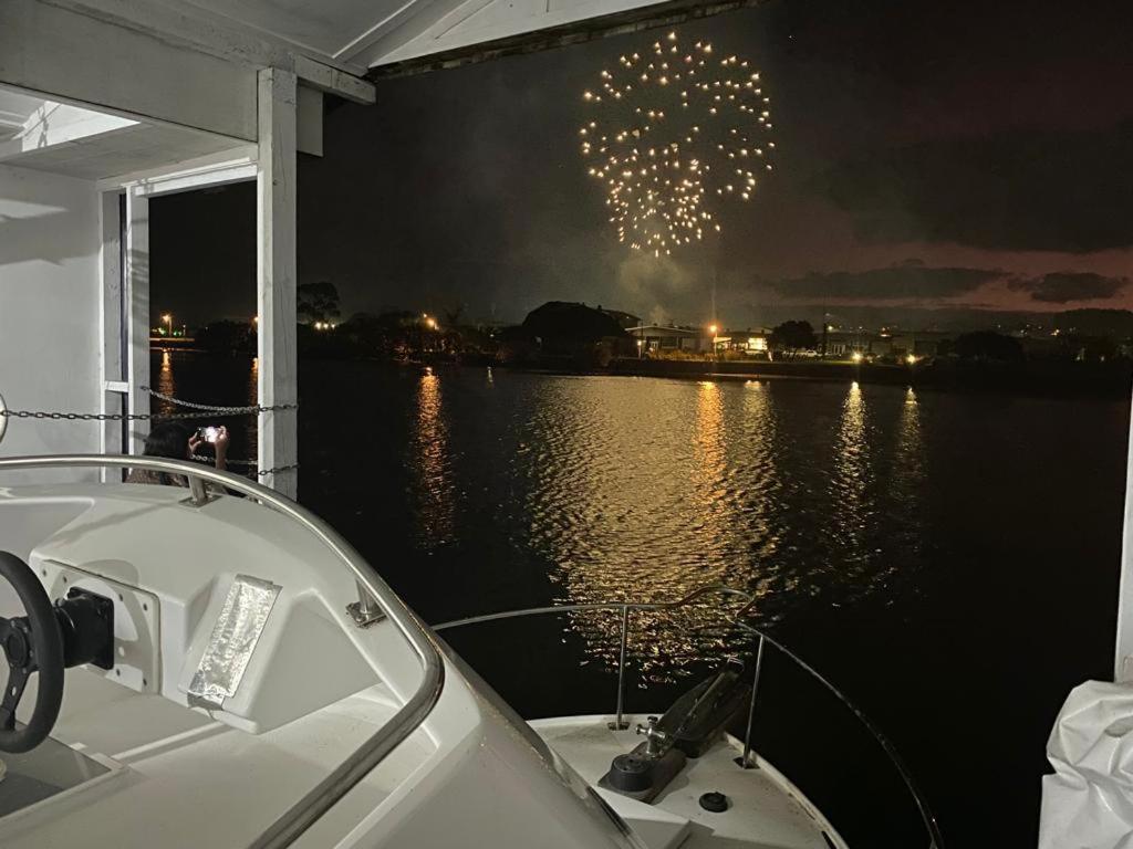 On The Water Boat House Apartment Whangarei Bagian luar foto