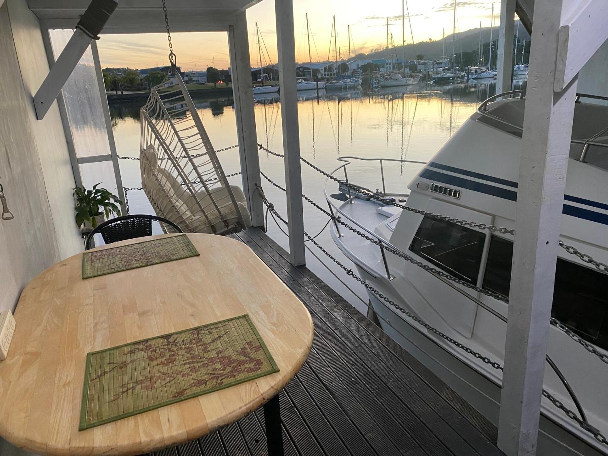 On The Water Boat House Apartment Whangarei Bagian luar foto